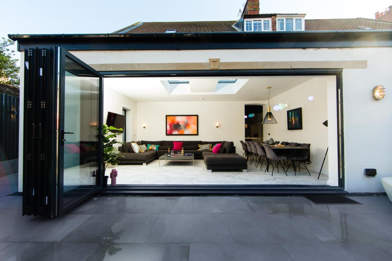 Rounton Villa By Maison Parfaite - Hot Tub - Sea Views - Parking Robin Hood's Bay Bagian luar foto