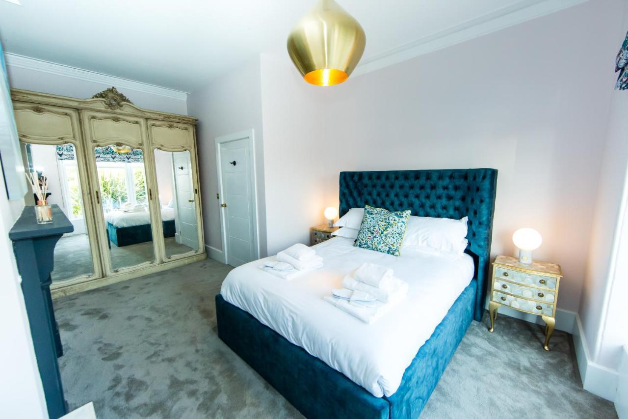 Rounton Villa By Maison Parfaite - Hot Tub - Sea Views - Parking Robin Hood's Bay Bagian luar foto