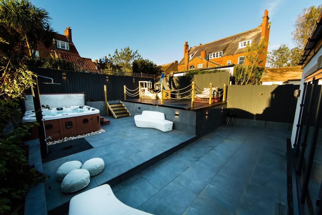 Rounton Villa By Maison Parfaite - Hot Tub - Sea Views - Parking Robin Hood's Bay Bagian luar foto