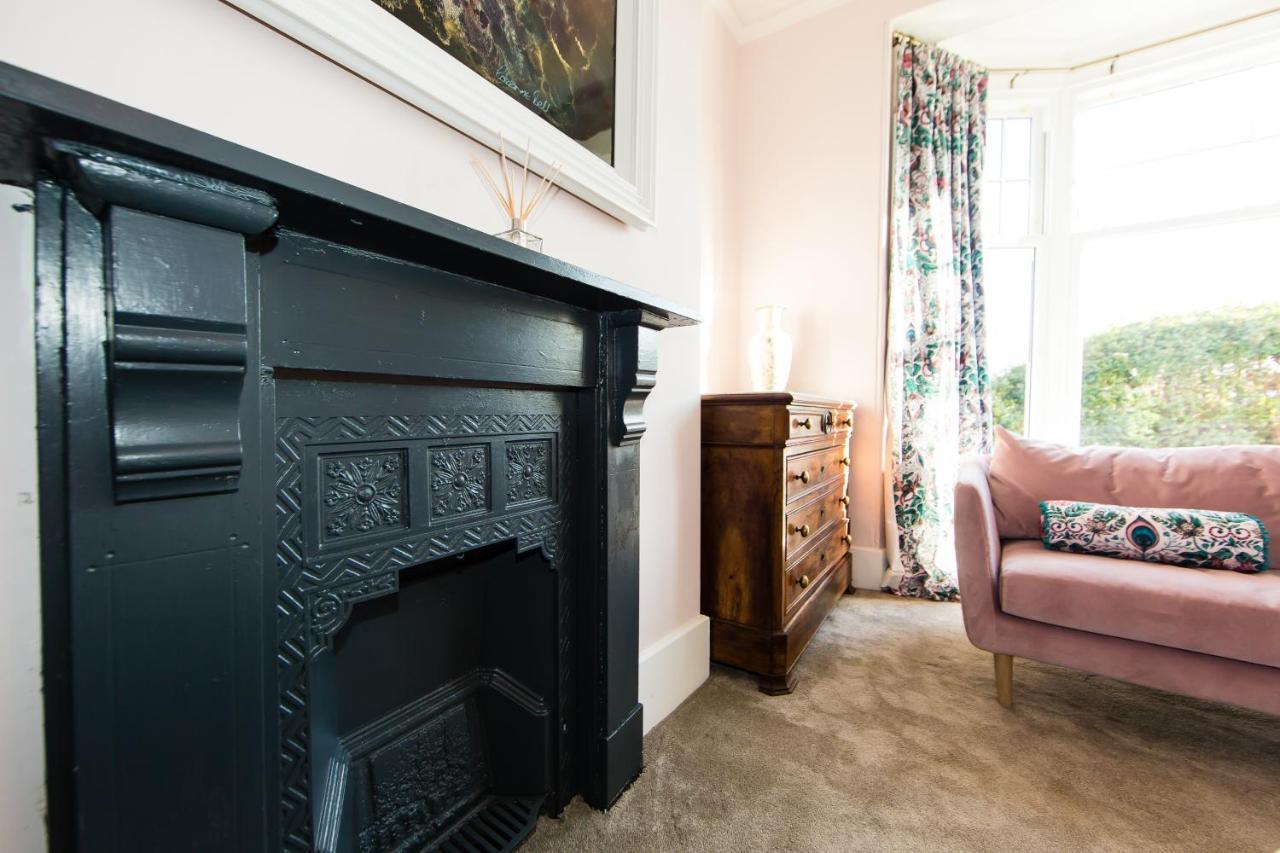Rounton Villa By Maison Parfaite - Hot Tub - Sea Views - Parking Robin Hood's Bay Bagian luar foto