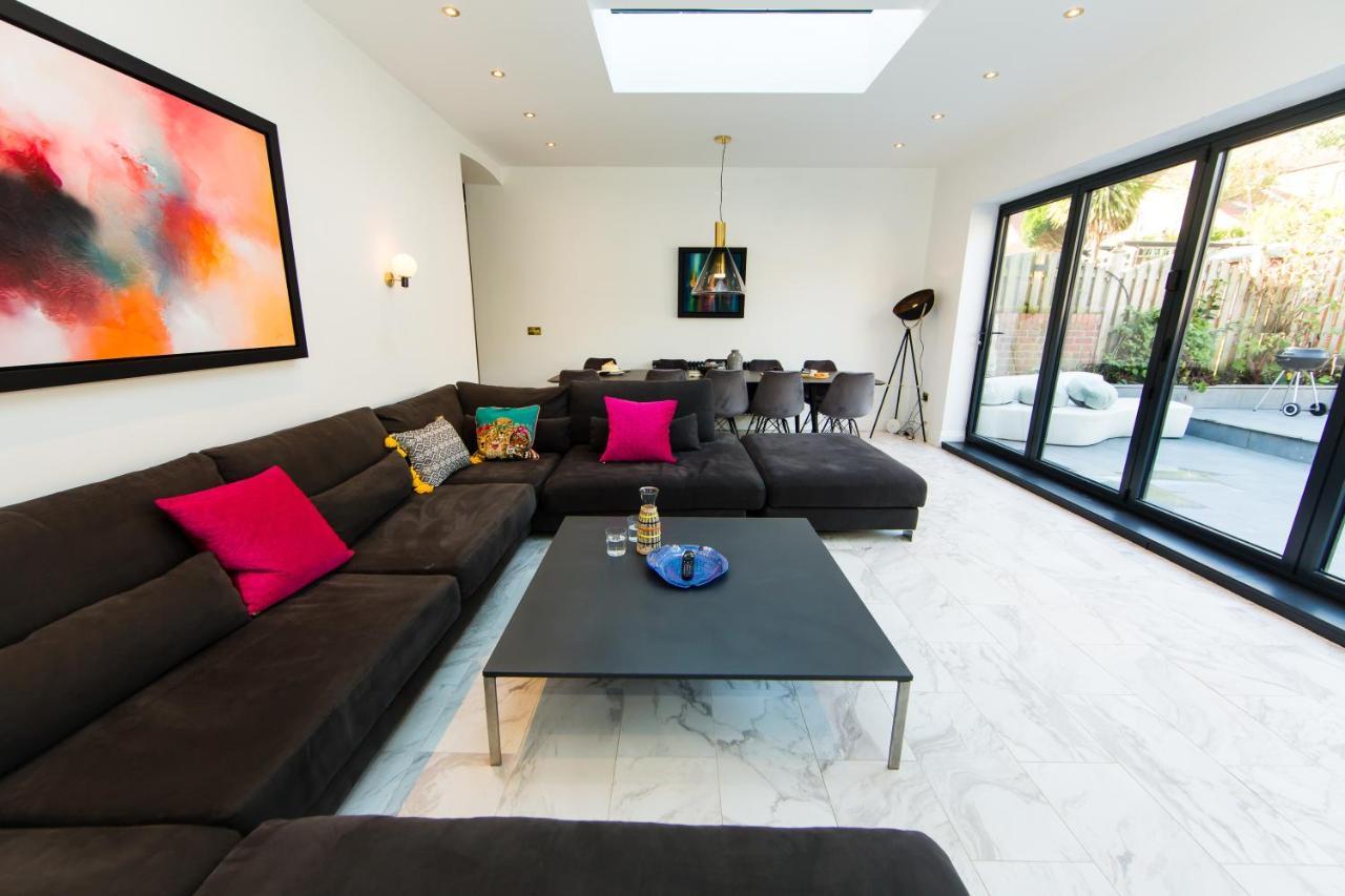 Rounton Villa By Maison Parfaite - Hot Tub - Sea Views - Parking Robin Hood's Bay Bagian luar foto