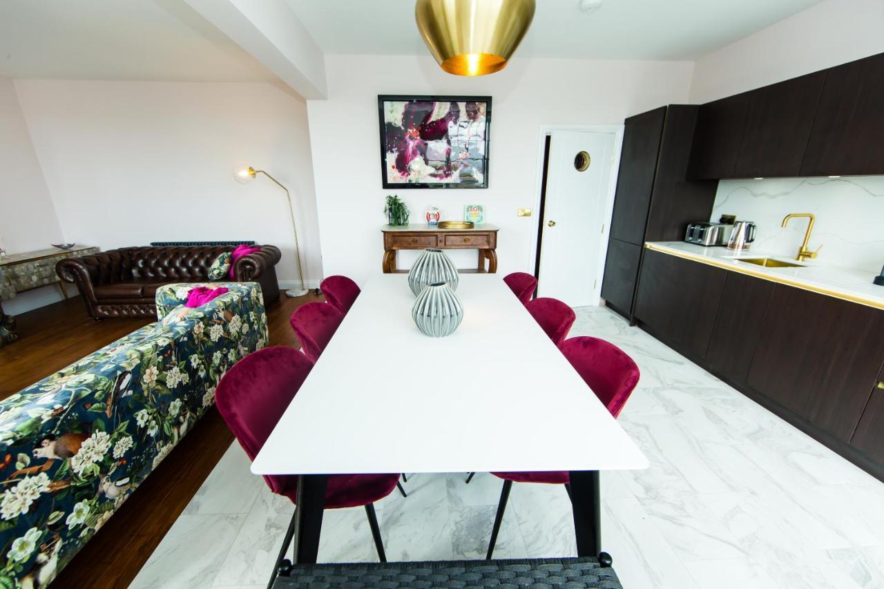 Rounton Villa By Maison Parfaite - Hot Tub - Sea Views - Parking Robin Hood's Bay Bagian luar foto
