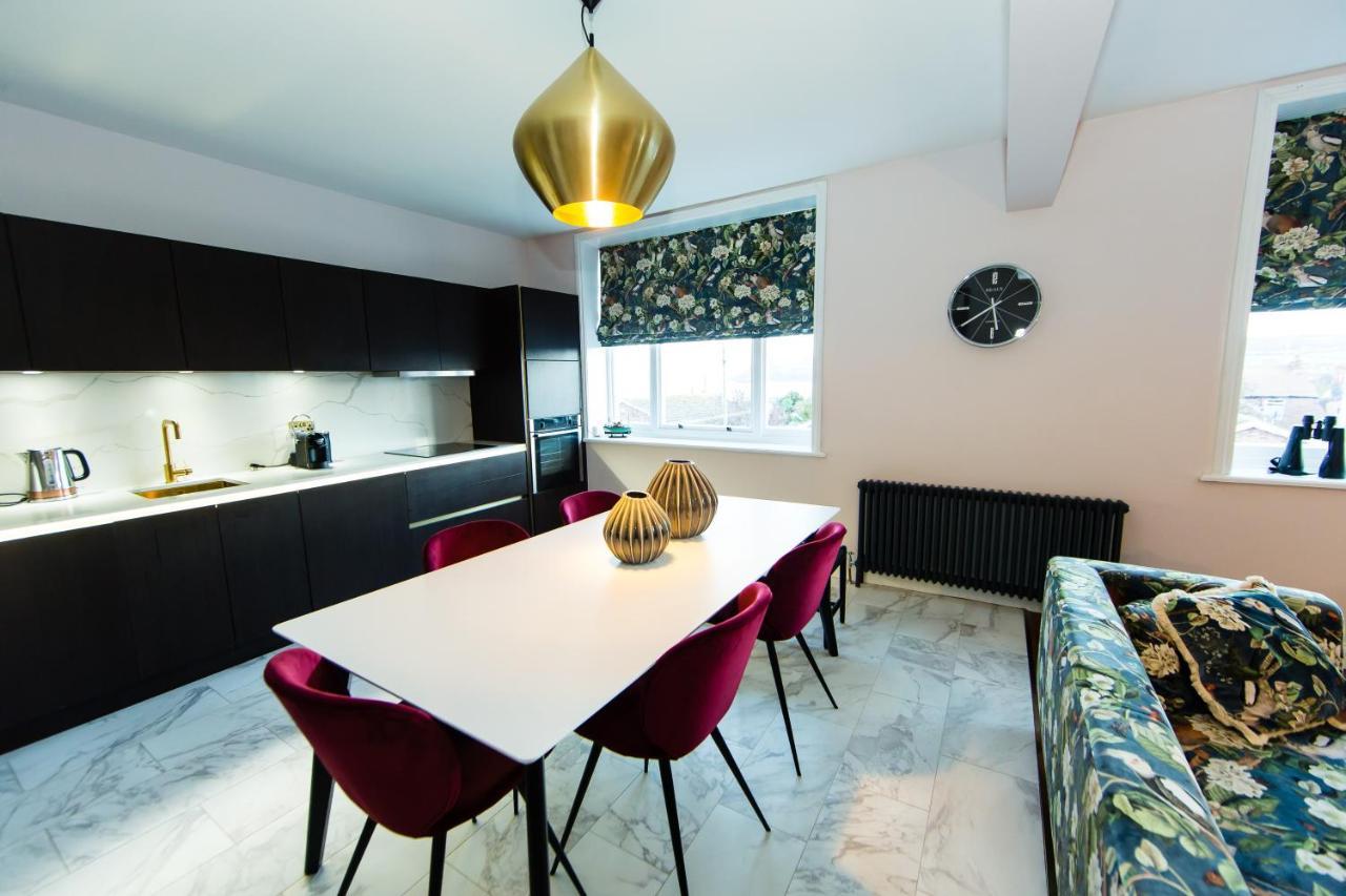 Rounton Villa By Maison Parfaite - Hot Tub - Sea Views - Parking Robin Hood's Bay Bagian luar foto