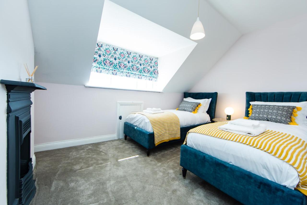 Rounton Villa By Maison Parfaite - Hot Tub - Sea Views - Parking Robin Hood's Bay Bagian luar foto