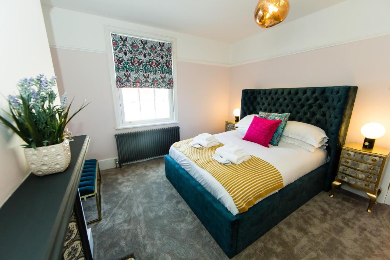 Rounton Villa By Maison Parfaite - Hot Tub - Sea Views - Parking Robin Hood's Bay Bagian luar foto