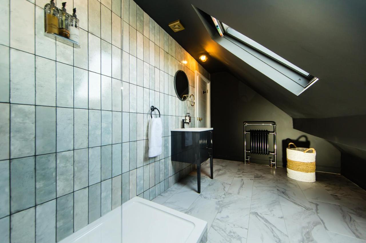 Rounton Villa By Maison Parfaite - Hot Tub - Sea Views - Parking Robin Hood's Bay Bagian luar foto